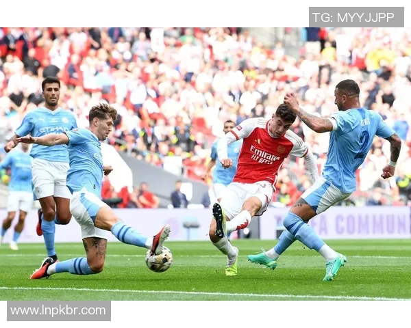 长发足球明星精彩瞬间汇总及其独特风采展示